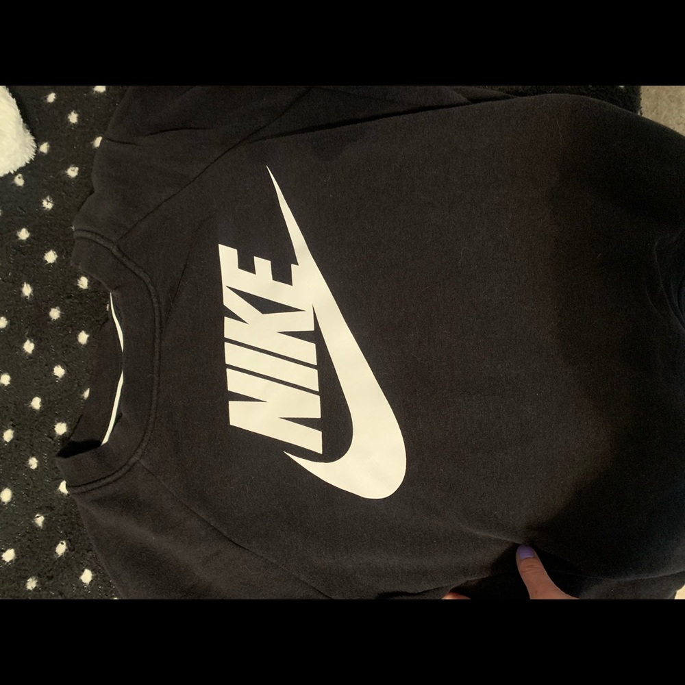 nike sweatshirt